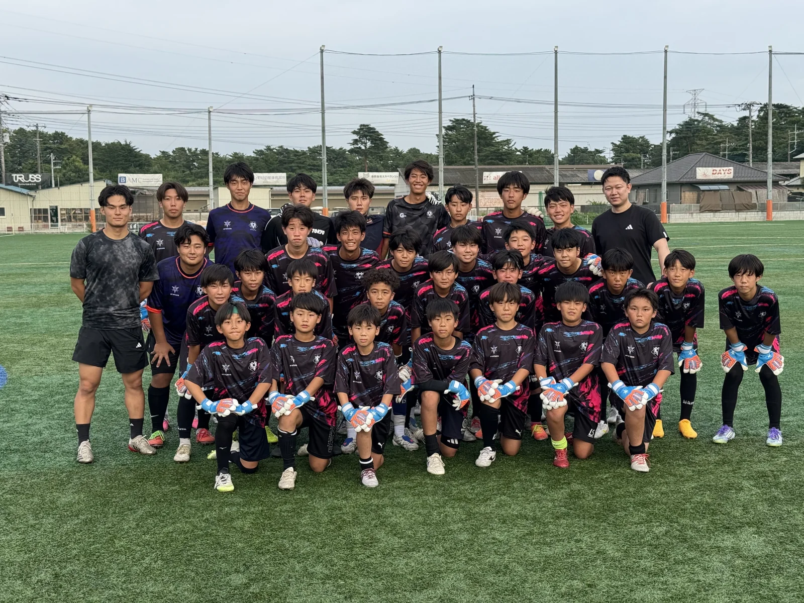 2026年前期エリートGKキャンプに参加した選手とスタッフの集合写真